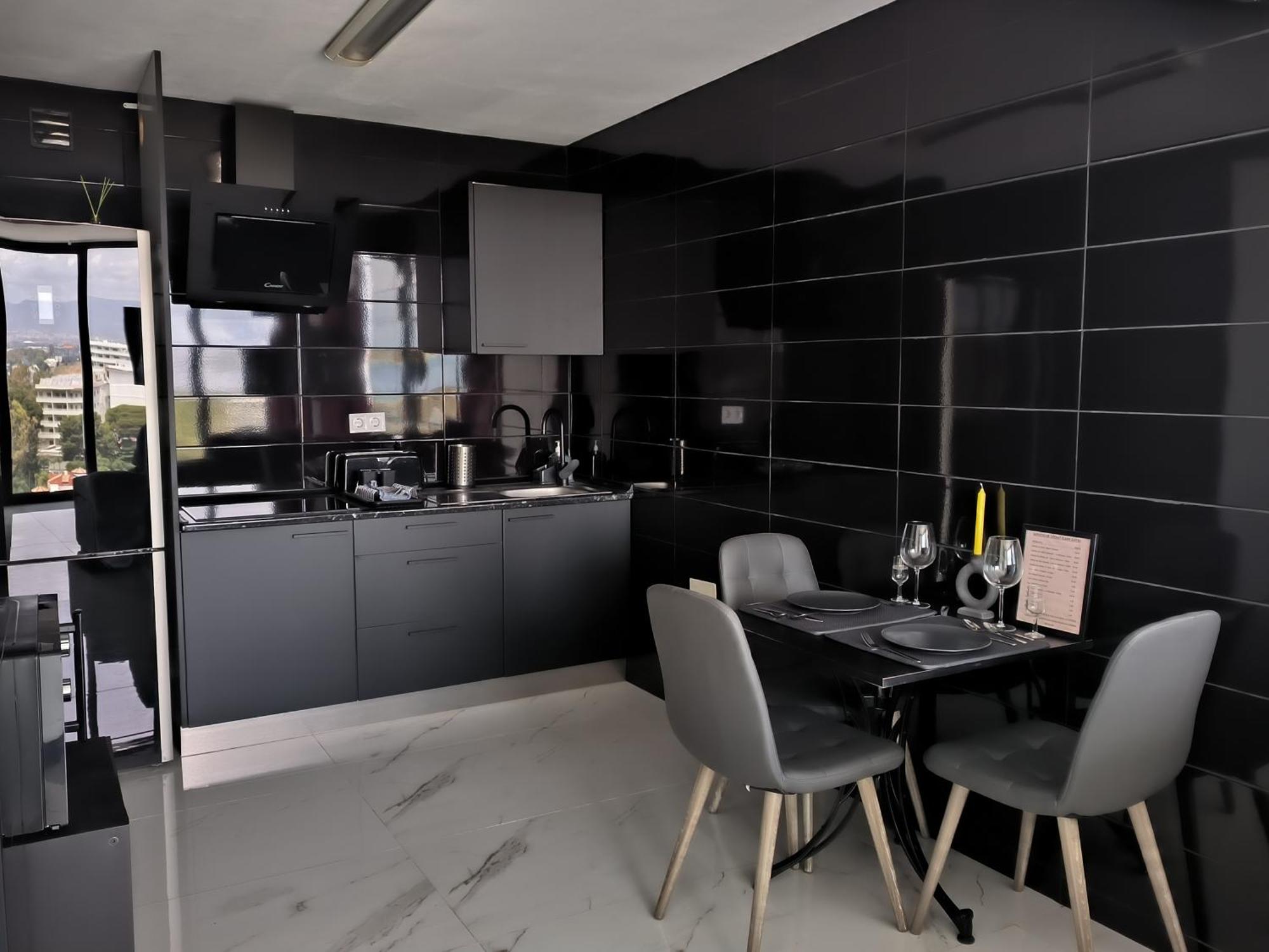 Pinar Suites Habitaciones Torremolinos Exterior photo